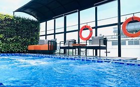 Khách Sạn và Spa Shining Central